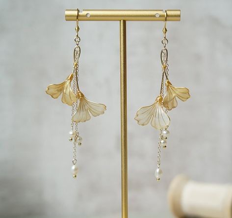 Ethereal Earrings, China Decorations, Ethereal Jewelry, Resin Jewelry Diy, Whimsical Jewelry, Handmade Wire Jewelry, Funky Jewelry, Jewelry Lookbook, Fancy Jewelry