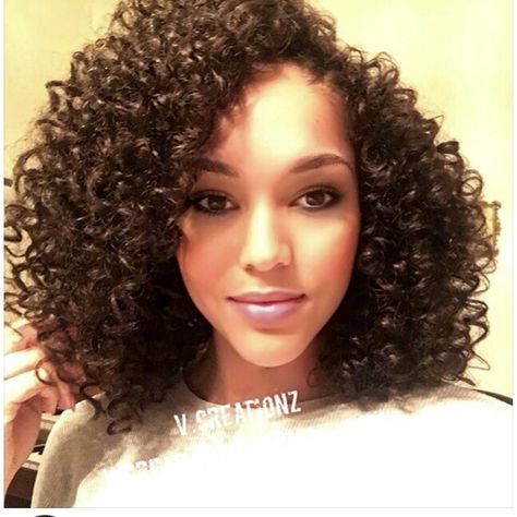 Client selfie. Outre Xpressions bohemian Bohemian Curl Crochet Braids, Crochet Weave Hairstyles, Selfie Hairstyles, Hairstyles Crochet, Crochet Hair Styles Freetress, Crochet Braids Freetress, Curly Weave, Curly Crochet Hair Styles, Corte Bob