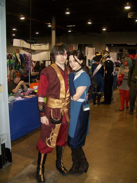 Zuko and Katara Zuko And Katara Costume, Katara And Zuko Costume, Zuko Cosplay, Katara Costume, Zuko And Katara, Couples Cosplay, Horror Halloween Costumes, Halloween Parejas, Halloween Costume Outfits