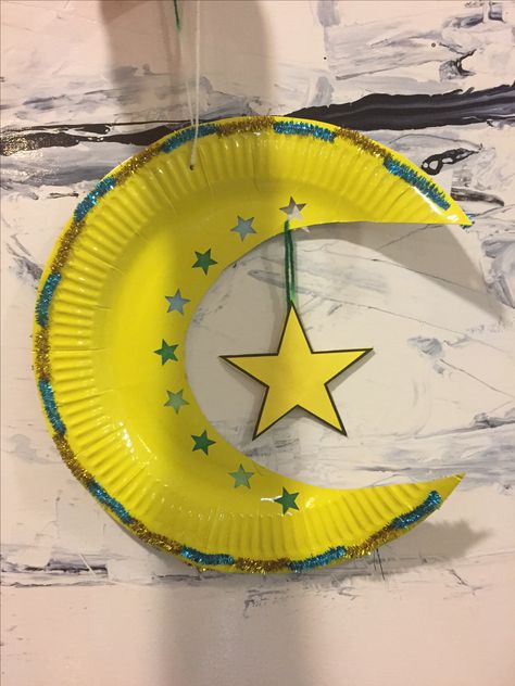 Ramadan Paperplate Hanging Mobile Hari Raya Craft For Kids, Raya Craft, Raya Art And Craft, Easy Ramadan Crafts, Hari Raya Art And Craft For Preschool, Easy Ramadan Crafts For Kids, Ramadan Crafts For Preschoolers, Hari Raya Craft, Ramadan Art Projects