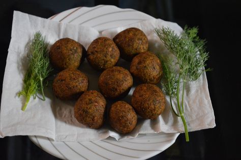 Dill Leaves Falafel Recipe Chickpea Falafel Recipe, Healthy Falafel Recipe, Falafel With Canned Chickpeas, Best Falafel Recipe, Easy Falafel, Falafel Recipe Easy, Vegan Bean Recipes, Falafel Recipe, Falafels