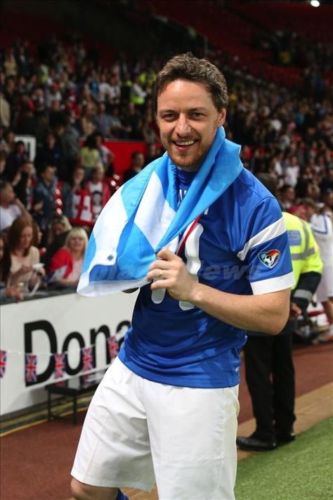 James Mcavoy Football, James Mcavoy Soccer, James Mcavoy Michael Fassbender, Josh Bowman, Soccer Aid, James 3, Scottish Actors, Charles Xavier, Playing Football