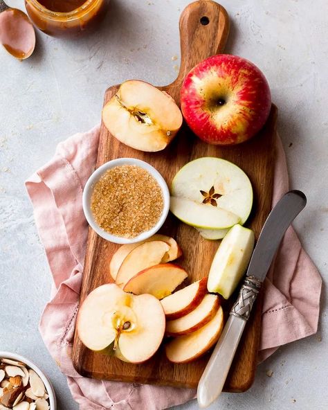 Apples Food Photography, Apple Food Photography, Apple Photography Fruit, Rustic Apple Galette, Coffee Styling, Fruit Photoshoot, Apple Cider Vinager, Apple Autumn, Rustic Food Photography