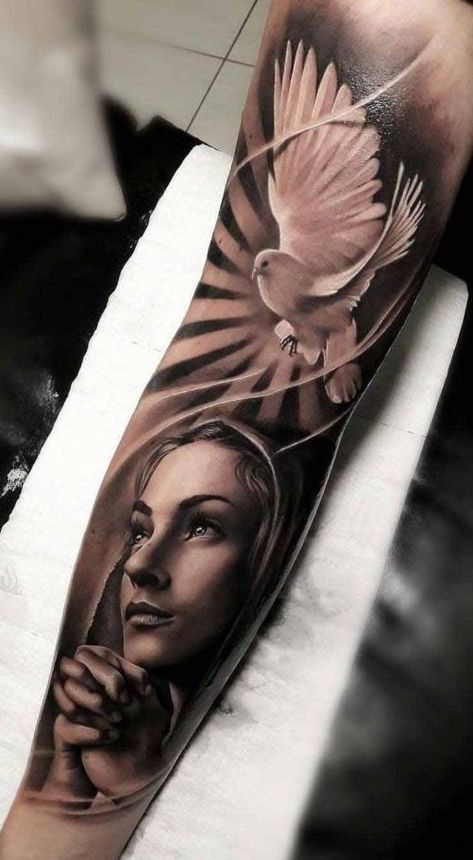 Mother Mary Tattoo Design, Religious Tattoo Sleeves, Mother Mary Tattoos, Angelo Guerriero, Jesus Hand, Tato Salib, Virgin Mary Tattoo, Body Tattoo Design, Dove Tattoos