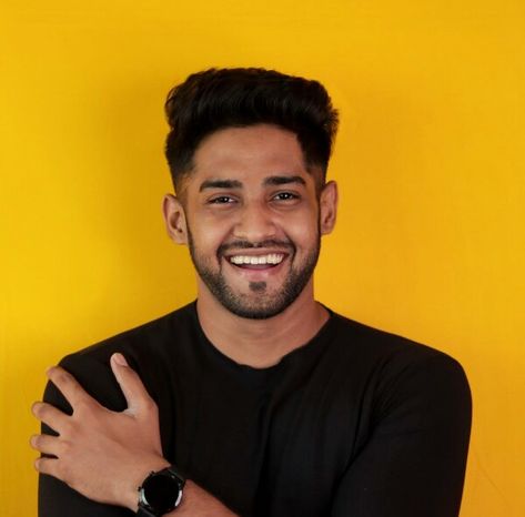 Mahesh Keshwala, Chammak Challo, Bollywood Men, Front Hair, Casual Indian Fashion, Fav Youtubers, Man Crush Everyday, Celebrity Portraits, Indian Bollywood