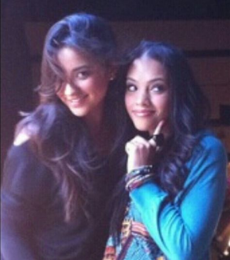 Shay Mitchell Bianca Lawson Shay Mitchell Rares, Shay Mitchell Aesthetic, Bianca Lawson, Jason Dilaurentis, 2000s Tv Shows, Pll Cast, Casting Pics, Shay Mitchell, Pretty Little Liars