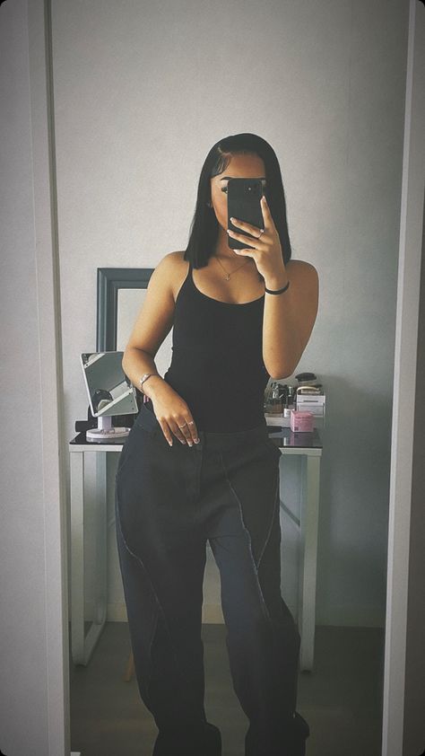 College Aesthetic Outfit, Fall Aesthetic School, Outfit Full Black, School Outfit Black Women, Black T Shirt Outfit, Aesthetic School Outfits, Outfits Lululemon, School Outfits College, Outfit Jogging