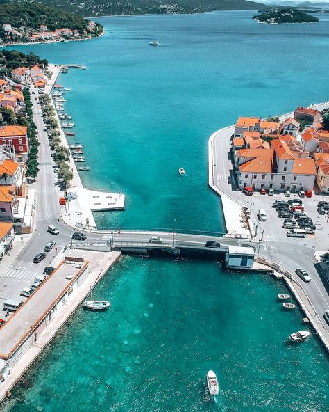 Insta Croatia on Instagram: “Beautifull photo from Tisno😍 📸@photozsoft . . . #instacroatia #croatiafulloflife #croatia #sea #drone #dronephotography #drones #dji #city…” Tisno Croatia, Thousand Islands, Adriatic Sea, Coastal Cities, Zadar, Drone Photography, Zagreb, Dubrovnik, 16th Century