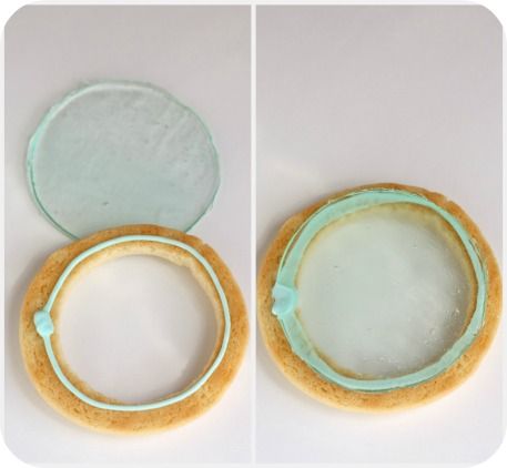 Isomalt adhered to cookie circle Isomalt Cookies, Glass Sugar Cookies, Baby Shower Decorated Cookies, Best Royal Icing Recipe, Russian Tea Cookies, Window Cookies, Stained Glass Cookies, Icing Ideas, Cookie Wedding Favors