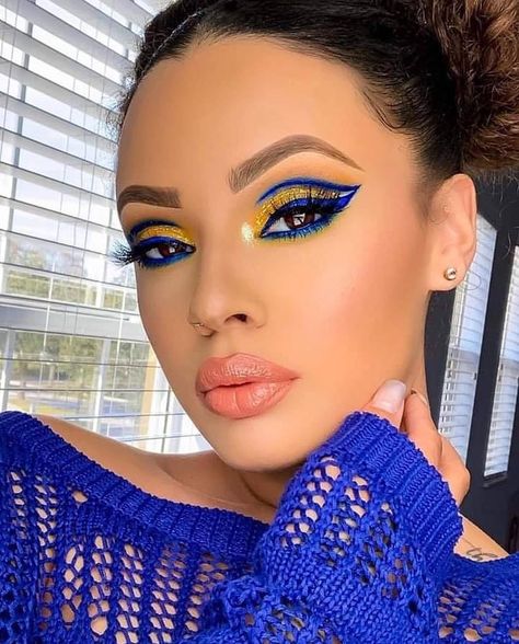 Royal blue💙 Beauty look b Viva Glam Kay, Teal Eyeshadow, Blue Eyeshadow Looks, Blue Makeup Looks, Cute Eyeshadow Looks, Dramatic Makeup, Glam Makeup Look, Colorful Eye Makeup, Makeup Eye Looks