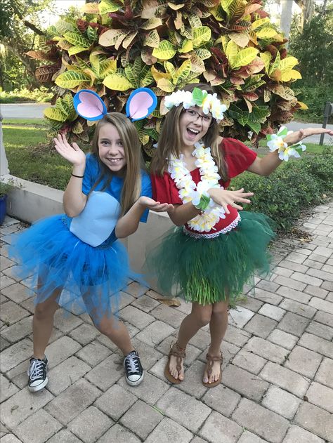 Lilo and Stitch costume Stitch Costume Diy, Creative Kids Halloween Costume, Disfraz Lilo Y Stitch, Stitch Halloween Costume, Lilo And Stitch Costume, Karneval Diy, Lilo I Stitch, Disney Costumes Diy, Stitch Costume