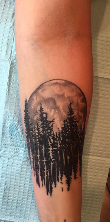 Gilbert did this beautiful moon and trees tattoo!!! Moon And Trees Tattoo, Moon And Tree Tattoo, Tree And Moon Tattoo, Moon Tattoo Men, Traditional Tattoo Wrist, Jesse Tattoo, Thunderbird Tattoo, Trees Tattoo, Sky Tattoo