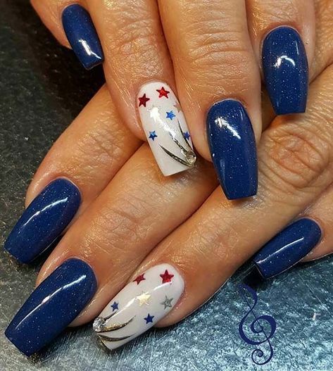 Nails design, nail art, nail ideas, summer nails, gel nails. Nails With Stars, July Nail Designs, 4th Of July Nail, Patriotic Nails Design, Patriotic Nails, Natural Nail Art, Fourth Of July Nails, 4th Of July Nails, Her Nails