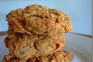 A crunchy cookie filled with coconut and raisins and crusted with crushed cornflakes or bran flakes <br /> <br />http://samanthamenzies.com/home/2012/09/bran-flakes-cookies/ All Bran Flakes, Bran Muffins Healthy, Coconut Breakfast, Bran Flakes, Flake Recipes, Baking Bad, Breakfast Cookie, Cereal Cookies, Bran Muffins