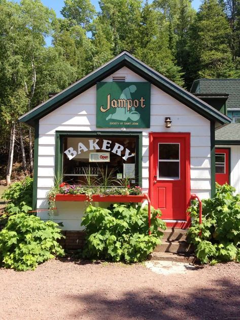 Snag a Slice of Heaven at The Jampot Bakery on Michigan's Keweenaw Peninsula 2 Michigan Travel Destinations, Organic Baking, The Best Feelings, Keweenaw Peninsula, Best Feelings, Upper Peninsula Michigan, Michigan Road Trip, Monastic Life, Michigan Vacations