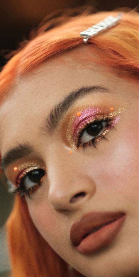 Half Magic Beauty, Half Magic Makeup, Disco Inspired Makeup, Creative Makeup Photoshoot Ideas, Eclectic Makeup, Donni Davy, Fashion Editorial Makeup, Funky Makeup, Bold Eye Makeup