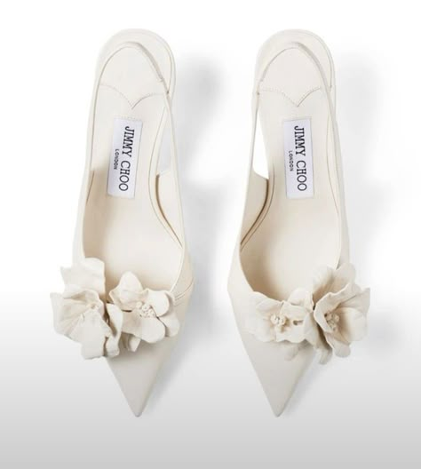 Wedding Slippers, Flowers Craft, Vogue Wedding, Leather Flower, Shoes Luxury, Shoe Inspo, Leather Flowers, Jimmy Choo Shoes, Footwear Design Women