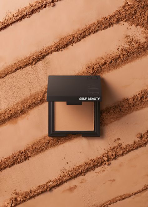 Compact Powder Photography, Fresh Cosmetics, Creative Advertising Photography, Urban Beauty, Makeup Pallets, Photography Career, Model Nails, Photoshoot Makeup, Beauty Products Photography