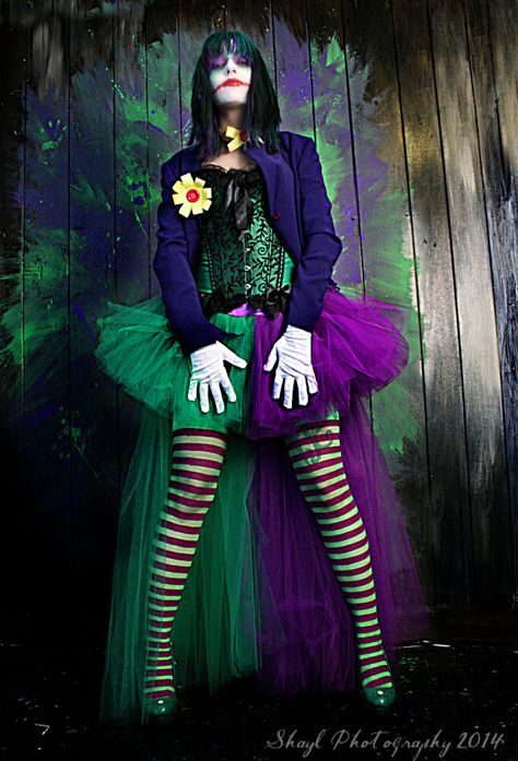 The Joker Adult tutu skirt Cosplay two tone by SistersOfTheMoon Porcelain Mask, Mask Creepy, Adult Tutu Skirt, Joker Halloween Costume, Female Joker, Joker Halloween, Villain Costumes, Joker Costume, Mini Skirt Dress