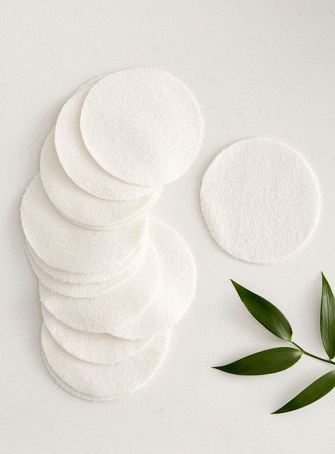 Makeup Removing, Makeup Remover Pads, Beauty Products Photography, Cotton Ball, Cosmetology, Cotton Pads, Esthetician, Microblading, العناية بالبشرة