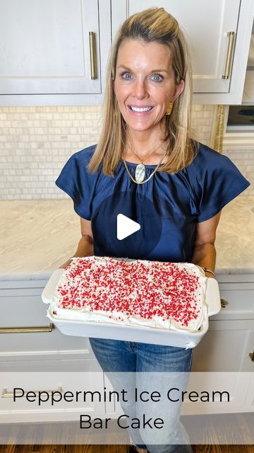 Jamie Tarence | Family Savvy | Food/Lifestyle Blog on Instagram: "What if I told you you could make a holiday dessert without any baking and with only four ingredients? 🎄 Not to mention, you can assemble this Peppermint Ice Cream Bar Cake ahead of time. Not a big fan of mint chocolate chip ice cream? No worries! You can customize it with the flavor of YOUR choice! 😉 It doesn’t get much better than that!  INGREDIENTS 1️⃣2 boxes of ice cream sandwiches (I use mini ones.) 2️⃣1 half-gallon of mint chocolate chip ice cream 3️⃣1 large tub of @coolwhip 4️⃣Crushed peppermint candy sprinkles😋  INSTRUCTIONS 1️⃣Lay ice cream sandwiches across the bottom of the dish. 2️⃣Top with a layer of ice cream. (Be sure to soften the ice cream first.) 3️⃣Top with a layer of Cool Whip 4️⃣Repeat Steps 1-3 5️⃣Sp Ice Cream Bar Cake, Peppermint Ice Cream Dessert, Christmas Ice Cream Desserts, Mint Chocolate Chip Ice Cream Cake, Ice Cream Sandwich Bar, Ice Cream Sandwich Dessert, Family Savvy, Ice Cream Dessert Recipe, Peppermint Dessert