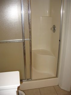 How to Refinish a Fiberglass Shower Fiberglass Shower Stalls, Fiberglass Shower Pan, Shower Makeover, Restroom Remodel, Organized House, Bathtub Cleaner, Cheap Bathroom Remodel, House Repair, Cleaning Tips And Tricks