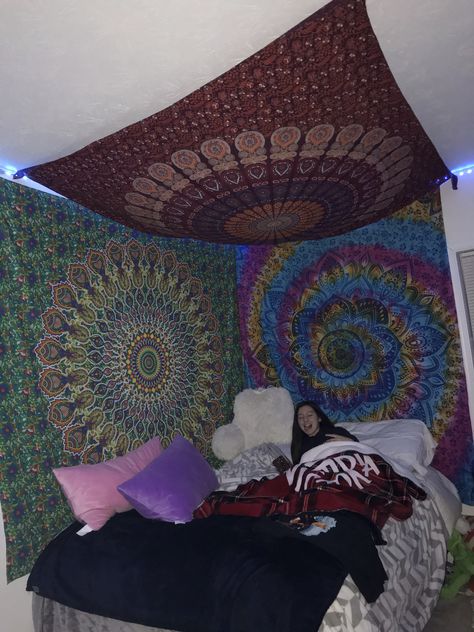 Tapestry room, teen Tapestry Room Ideas, Hippy Bedroom, Hippie Bedroom Decor, Tapestry Room, Hippie Bedroom, Tapestry Bedding, Hippie Room Decor, Hippy Room, Chill Room