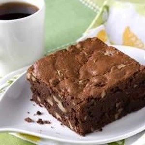 Homemade Chocolate Walnut Brownies Brownie Walnut Recipes, Brownie Recipes With Nuts Baking, Brownies With Nuts Recipe, Brownies With Walnuts Recipes, Walnut Brownies Recipe, Brownies With Walnuts, Nut Brownies, Walnut Brownie Recipe, Chewy Brownies Recipe