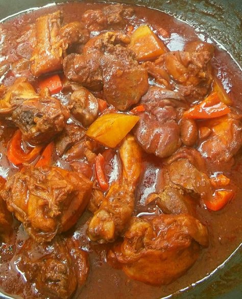 Chicken Afritada Chicken Afritada, Filipino Food, Safari Birthday, Basketball Pictures, Filipino Recipes, Food Culture, Food Obsession, Food Cravings, Pot Roast