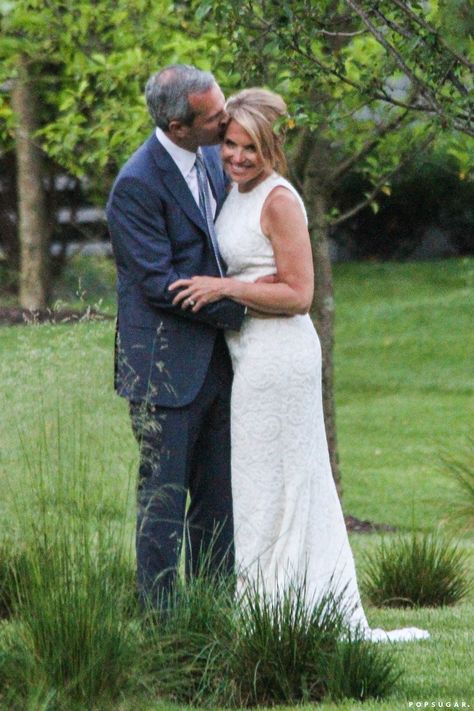 Image Celebrities Wedding, Famous Brides, Celebrity Wedding Photos, Celebrity Brides, Bridesmaid Poses, Celebrity Bride, Katie Couric, Hollywood Wedding, Hollywood Couples