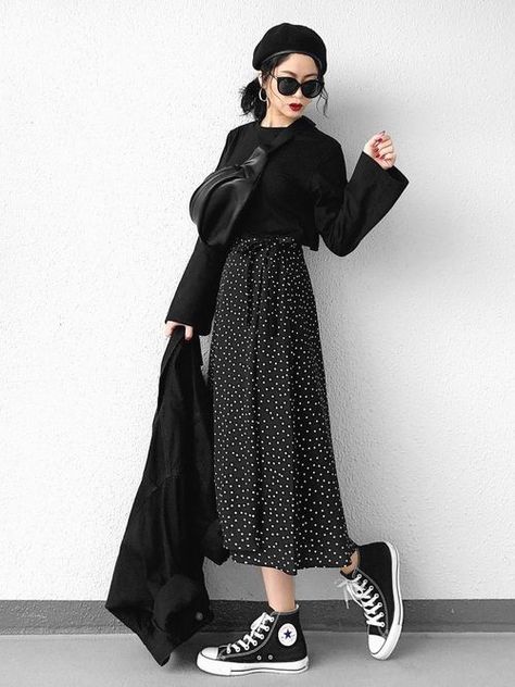 Mode Harajuku, Rok Outfit, Long Skirt Outfits, Costumes For Teens, Grunge Vintage, Elegante Casual, Modest Clothing, Converse Sneakers, 가을 패션