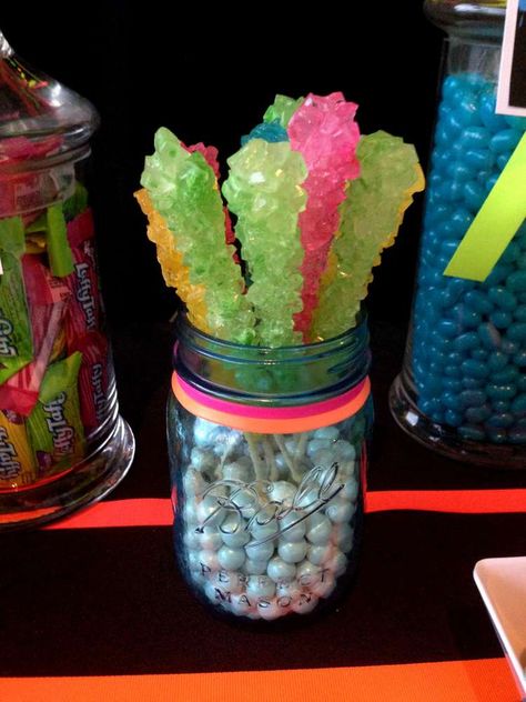 Neon Glow Party Snacks, Glow Dessert Table, Neon Party Dessert Table, Black Light Food Ideas, Neon Themed Party Food, Glow Party Decorations Dollar Stores, Neon Party Candy Bar, Glow Candy Bar, Neon Desserts Glow Party