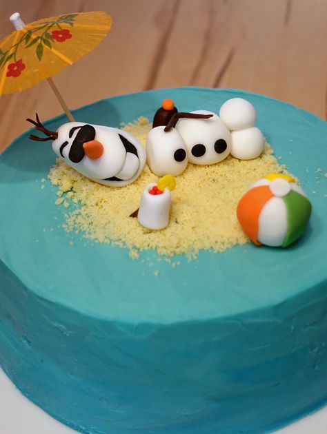 Olaf Zitronen Ombre Torte Disney Cakes Easy, Cake Decorating For Kids, Fruit Birthday Cake, Olaf Cake, Fondant Cakes Birthday, Make Birthday Cake, Disney Birthday Cakes, Funny Birthday Cakes, Cake Easy