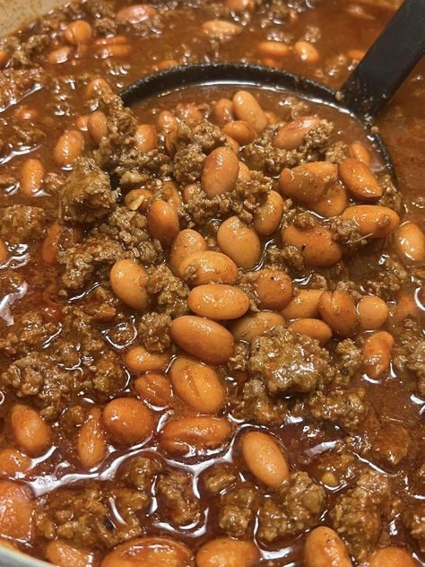 Pinto Bean Chili - Easy DIY Recipes Pinto Bean Chili Recipe, Pinto Bean Chili, Chili Easy, Cheese Quesadillas, Pinto Bean Recipes, Beans Beans, Chili Beans, Pinto Bean, Bean Chili Recipe