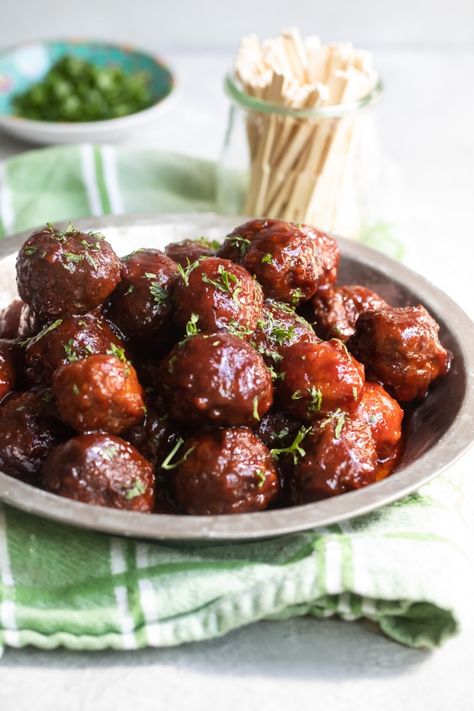 Crockpot Meatballs with Grape Jelly Sauce - Culinary Hill Homemade Meatballs Crockpot, Meatballs With Grape Jelly, Crockpot Meatballs, Cranberry Meatballs, Jelly Meatballs, Grape Jelly Meatballs, Crock Pot Meatballs, Homemade Meatballs, Party Appetizers Easy