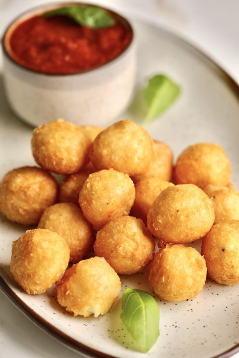 Easy Fried Cheese Balls Recipe (Crispy Bites) Mozzarella Cheese Balls Fried, Fried Cream Cheese Balls, Deep Fried Cheese Balls, Fried Mozzarella Balls, Fried Cheese Balls Recipe, Fried Cheese Balls, Instant Snacks, Cheese Balls Recipe, Cheese Bites Recipe