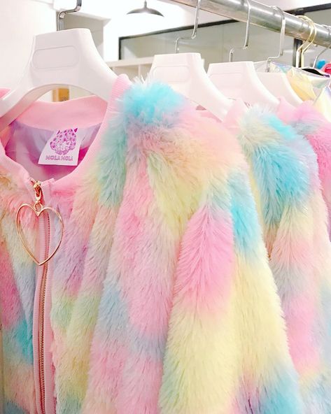 Unicorn Fashion, Style Kawaii, Pastel Fashion, Imagine Dragons, Fur Coats, Pretty Pastel, Kawaii Clothes, Harajuku Fashion, Pastel Goth