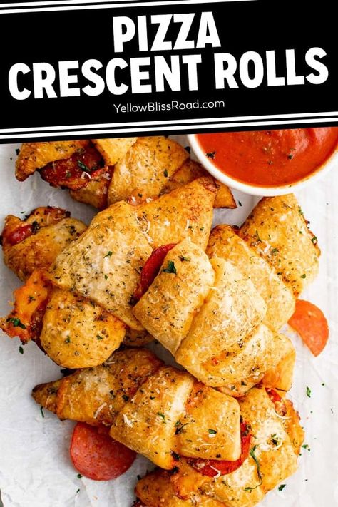 Crescent Roll Recipes With Pepperoni, Homemade Pizza Crescent Rolls, Crescent Roll Pepperoni Recipes, Easy Pizza Pockets, Crescent Roll Pizza Pockets, Pizza Pockets With Crescent Rolls, Pepperoni Cheese Crescent Rolls, Homemade Pizza Rolls Recipe, Crescent Roll Pizza Rolls