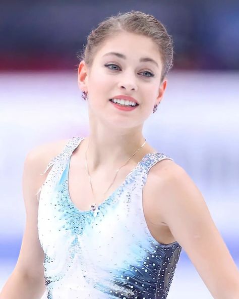 Aliona Kostornaia Aesthetic, Ice Skating Photography, Alena Kostornaia, Aliona Kostornaia, Skating Outfit, Ice Skating Outfit, Alina Zagitova, Figure Skaters, Ice Princess