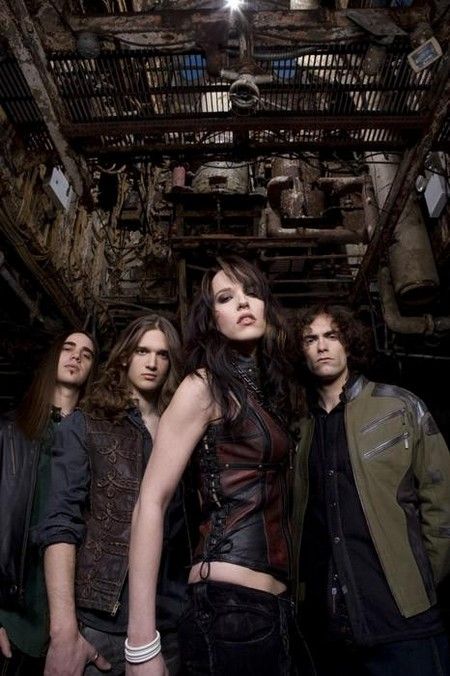 Halestorm Timeline: The story of a Grammy-nominated band Izzy Hale, Brent Smith, Lzzy Hale, Hard Rock Music, Romance Covers, Christian Rock, Halestorm, Musica Rock, Bad Romance