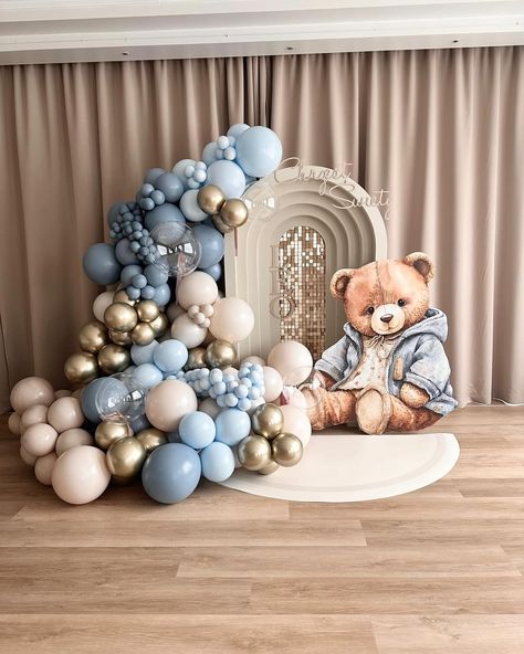 🧸 dla Leo🫶 @camillla_lu W restauracji @jf_duet_hotel_goleniow ! Wiadomo ♥️ | Instagram Blue Gold Balloon Garland, Baby Shower Ballons, Gold Balloon Garland, Party Decorations Kids, Gender Reveal Party Supplies, Shimmer Wall, Pastel Balloons, Balloon Ideas, Birthday Party Theme Decorations