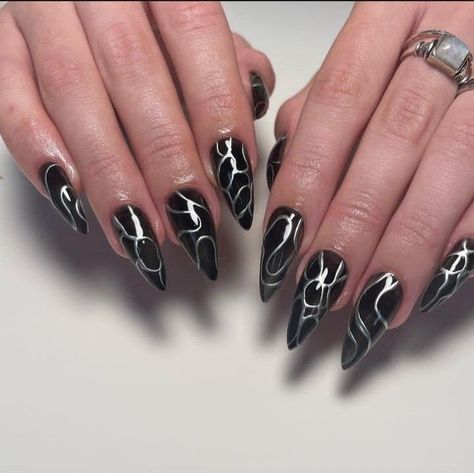 Black With Silver Design Nails, Black And Metallic Nail Designs, Black Cool Nails, Sigil Nail Art, Black And Silver Metallic Nails, Black With Silver Chrome Nails, Silver Nails With Black Design, Cool Goth Nails, Black Nails With Silver Chrome