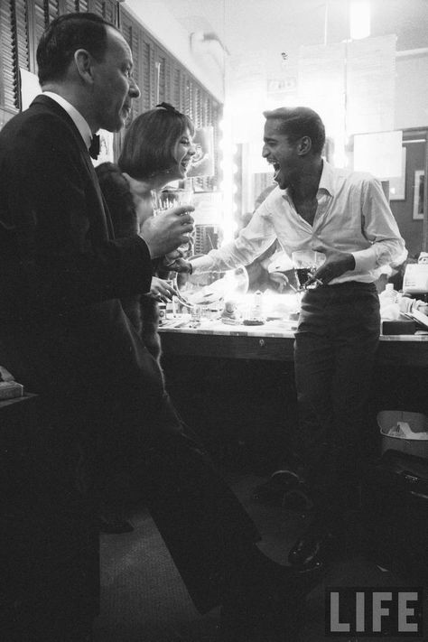 Natalie Wood with Frank Sinatra and Sammy Davis jr., 1966. Joey Bishop, Sammy Davis Jr, Rat Pack, Natalie Wood, Humphrey Bogart, Dean Martin, Frank Sinatra, Golden Age Of Hollywood, Life Magazine