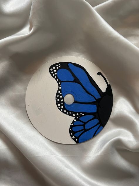 Nature cd art 💿 Butterfly Painting Easy, Record Painting Ideas, Dvd Art, Vinyl Record Art Ideas, Cd Wall Art, Painted Vinyl Records, Vinyl Art Paint, Cd Artwork, Cd Wall