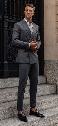 How To Match Your Dress Shoes And Suit by Roano Collection Prom Outfits Black, Grey Suit Prom, Grey Suit Black Shirt, Running Excercise, Grey Suit Combinations, Grey Suit Styling, Mens Grey Suit, Grey Mens Suit, Graduation Suit