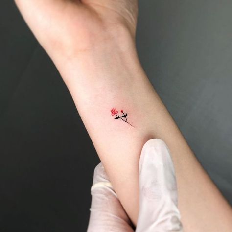 Howdy Tattoo, Tiny Flower Tattoos, Flower Wrist Tattoos, Anklet Tattoos, Small Pretty Tattoos, Cute Tiny Tattoos, Cute Small Tattoos, Discreet Tattoos, Dainty Tattoos