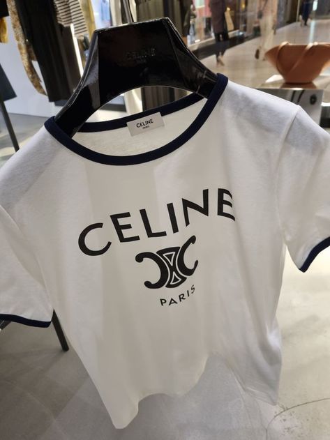 Celine Clothes Women, Celine Outfits Women, Celine Outfit Style, Celine Crop Top, Celine Aesthetic, Celine Clothes, Celine Tshirt, Celine Outfit, Celine Top