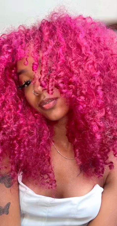 Fuchsia Hair Color Black Women, Bright Pink Curly Hair, Fluffy Curls Black Women, Black Girls Pink Hair, Dyed Curly Hair Black Women, Hot Pink Curly Hair, Pink And Purple Hair Ideas, Pink Hair Dark, Dyed Curly Hair Ideas