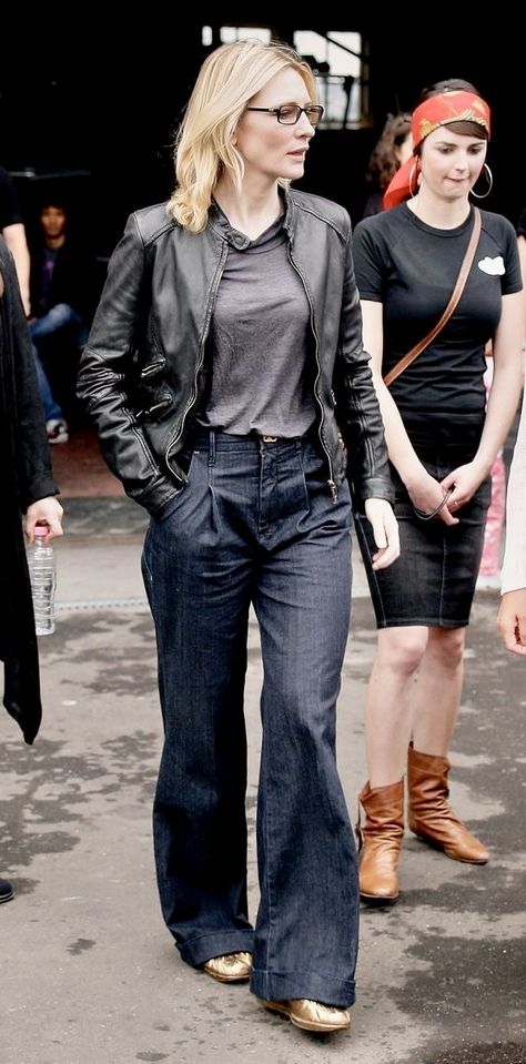 Cate Blanchett Street Style 90s Cate Blanchett, Cate Blanchett Oceans 8 Outfit, Cate Blanchet Style, Care Blanchett Style, Cate Blanchett 2023, Kate Blanchett 90s, Tár Cate Blanchett Outfits, Cate Blanchett Fashion, Ellie Jean-royden Style Roots Stone