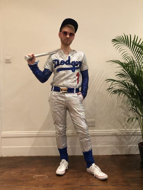 Elton John dodgers costume New Years 2018 Elton John Dodgers Costume, Elton John Dodger Costume, Elton John Costume Women, Elton John Fancy Dress, Elton John Concert Outfit Women, Elton John Dodgers, Elton John Halloween Costume, Harry Styles Halloween Costume, Harry Styles Halloween